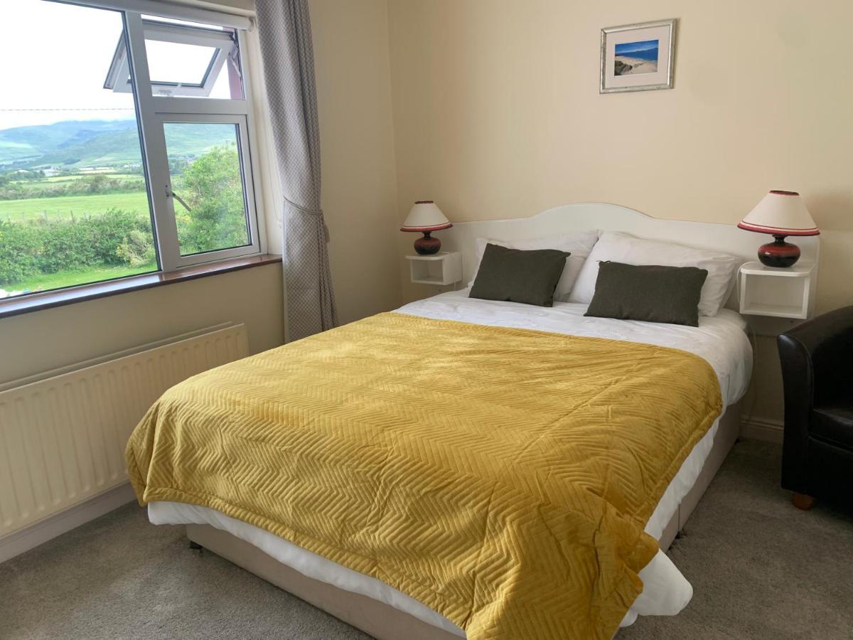 Emlagh East Brownes B&B 외부 사진